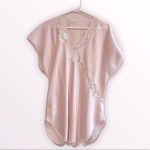 Vintage Y2K Silk Like Night Shirt Lace Floral Medium